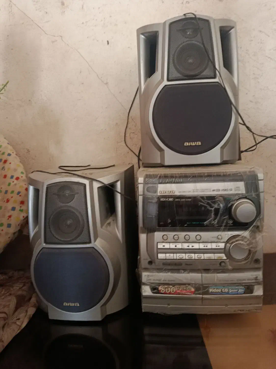 تلویزیون، میزتلویزیون، ضبط صوت|صوتی و تصویری|تربتحیدریه, بالا ولایت|دیوار