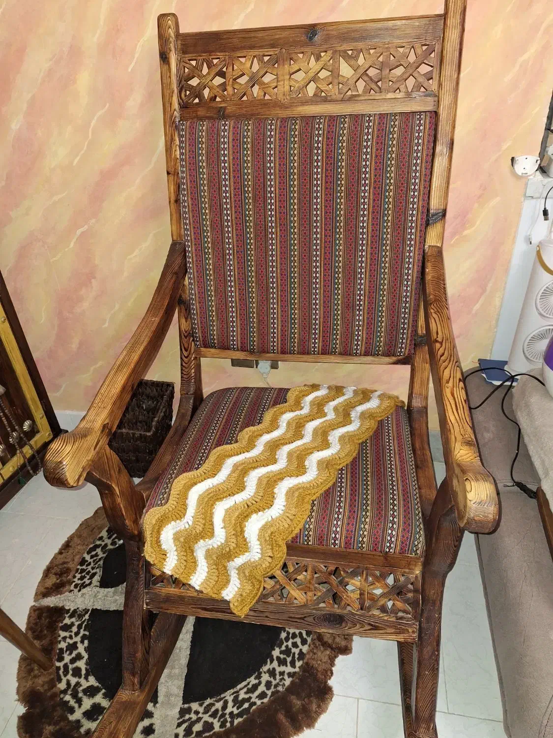 صندلی راک طرح سنتی.)(لطفا پیام بدین|صندلی و نیمکت|پردیس, فاز ۳|دیوار