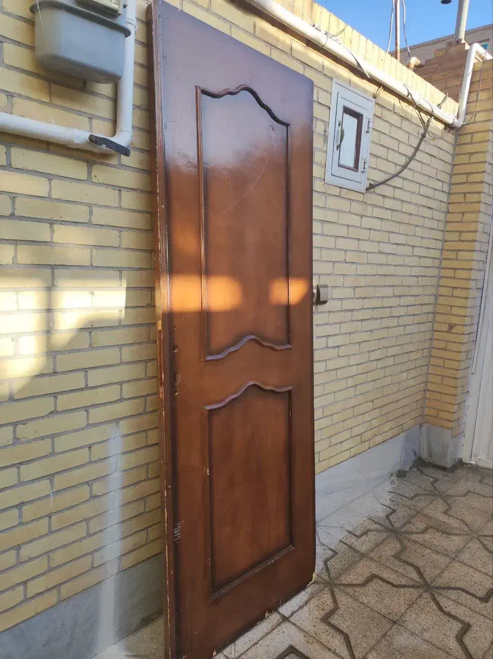 درب چوبی|مصالح و تجهیزات ساختمان|زارچ, |دیوار