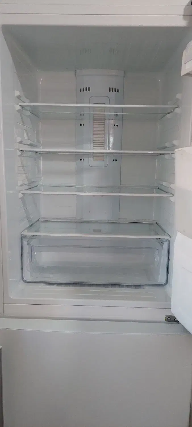 فروش یخچال نیمه فریزرمجیک|یخچال و فریزر|اهر, |دیوار