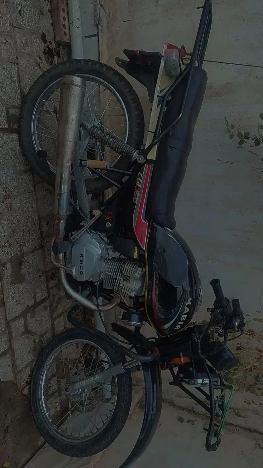 کویر شکاری|موتورسیکلت|گالیکش, |دیوار