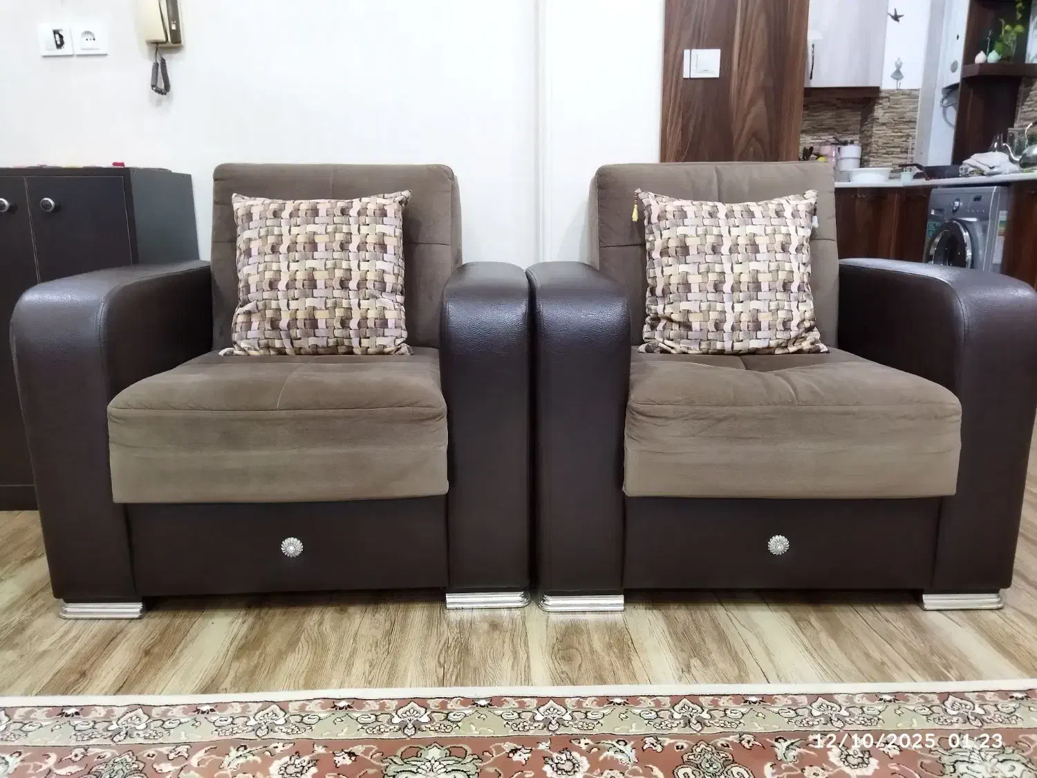 مبل ۷ نفره|مبلمان خانگی و میز عسلی|رشت, معلم|دیوار