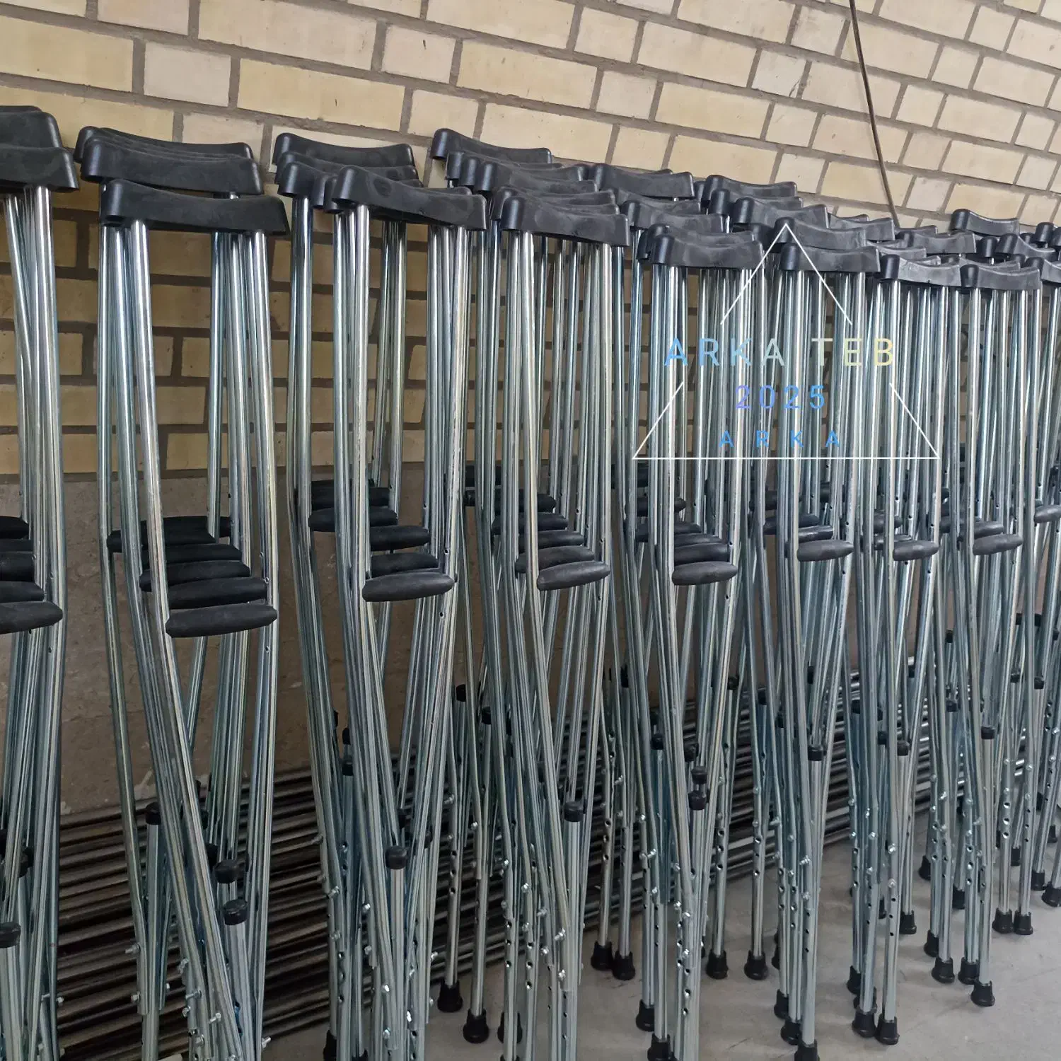 تولید عصای زیر بغل بیمار|آرایشی، بهداشتی، درمانی|شیراز, شهرک والفجر|دیوار