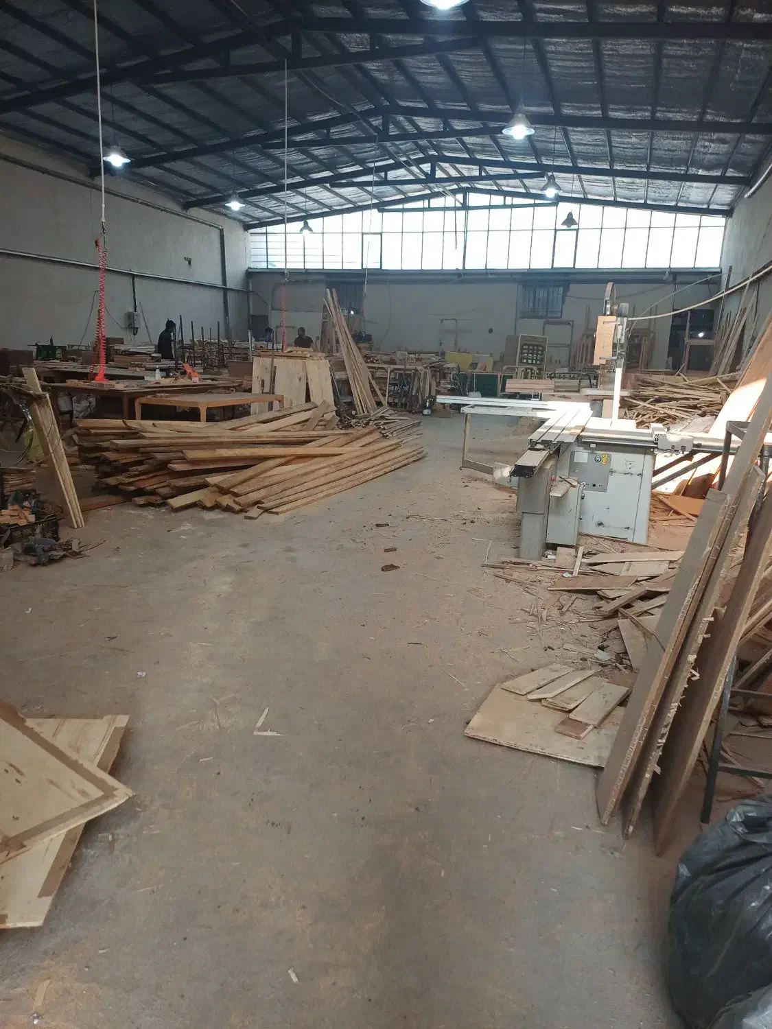 نجار حرفه ای مبل راحتی ووسط کار|استخدام صنعتی، فنی، مهندسی|چهاردانگه (تهران), |دیوار