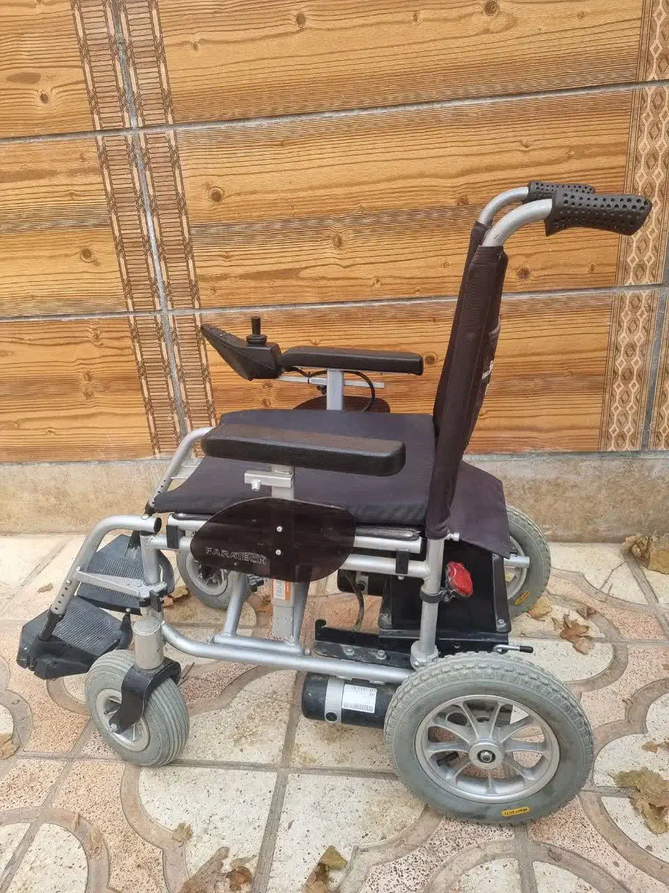 ویلچر برقی|پزشکی|خمین, |دیوار