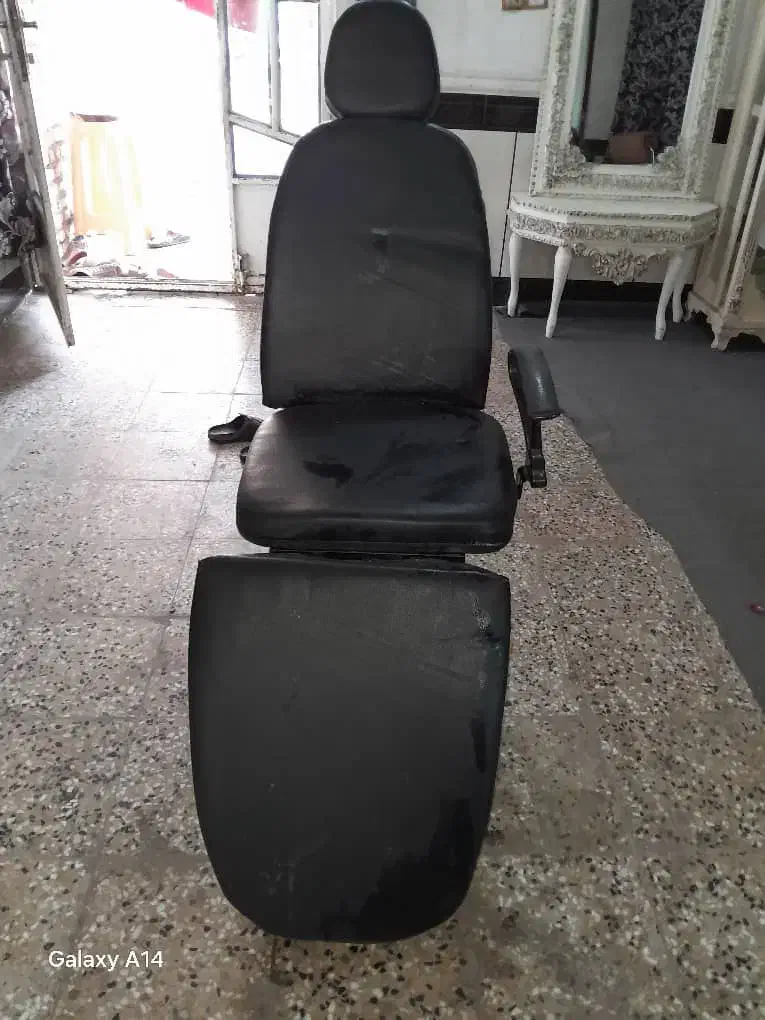 صندلی ارایشی تاشو|آرایشگاه و سالن‌های زیبایی|باوی, |دیوار