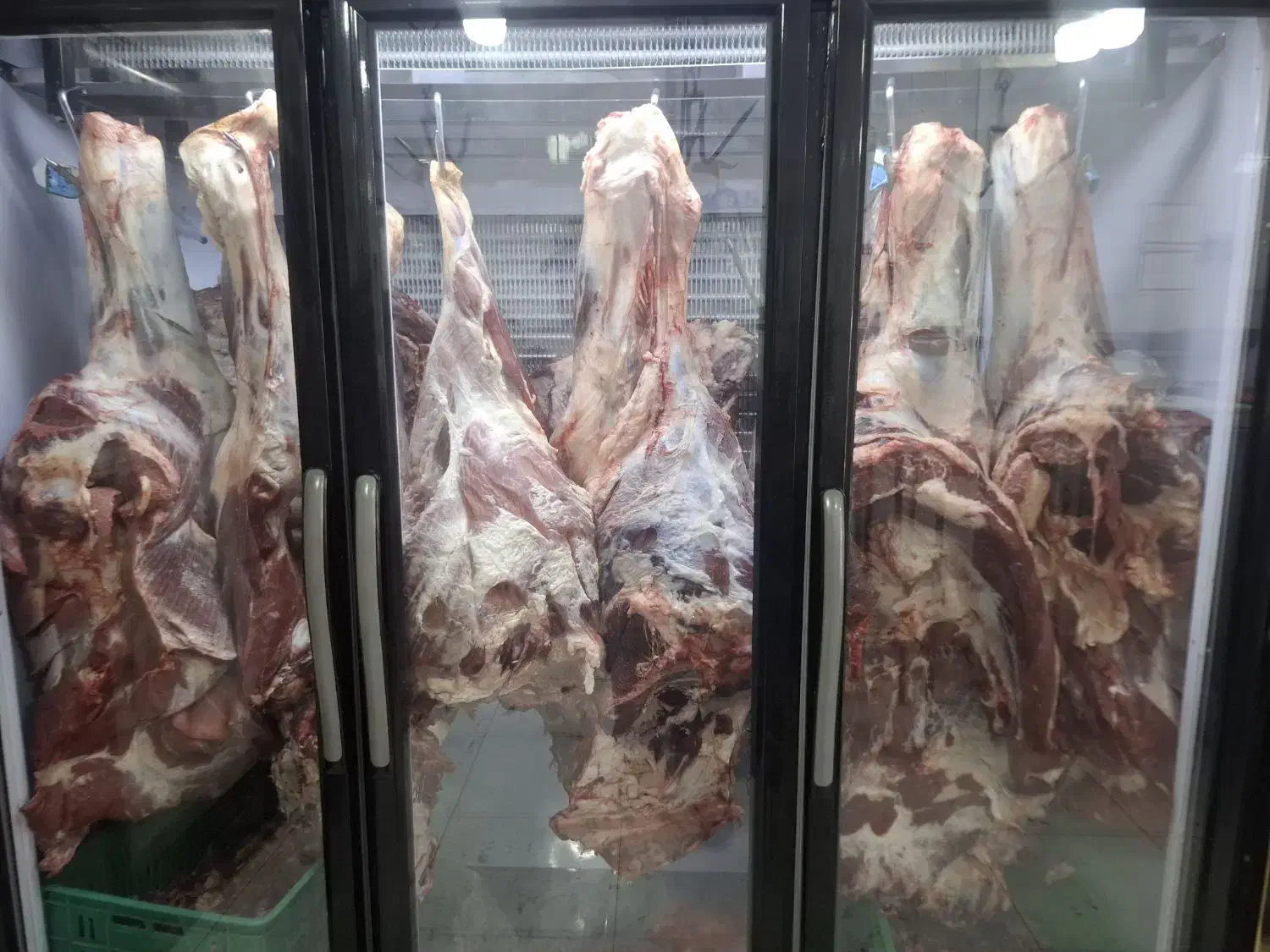 گوشت گوساله و گوسفندی و همبر مخصوص|خوردنی و آشامیدنی|شیراز, سیاه سنگ|دیوار