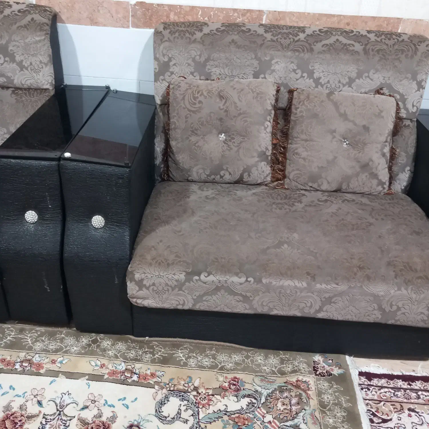 مبل راحتی بدون پارگی و زدگی|مبلمان خانگی و میز عسلی|کنگاور, |دیوار