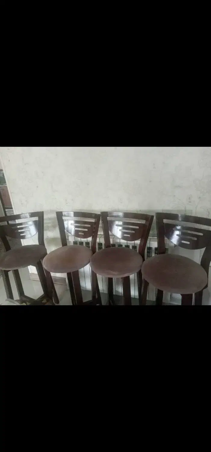 صندلی سالم چوب گردو|میز و صندلی غذاخوری|شیراز, دینکان|دیوار