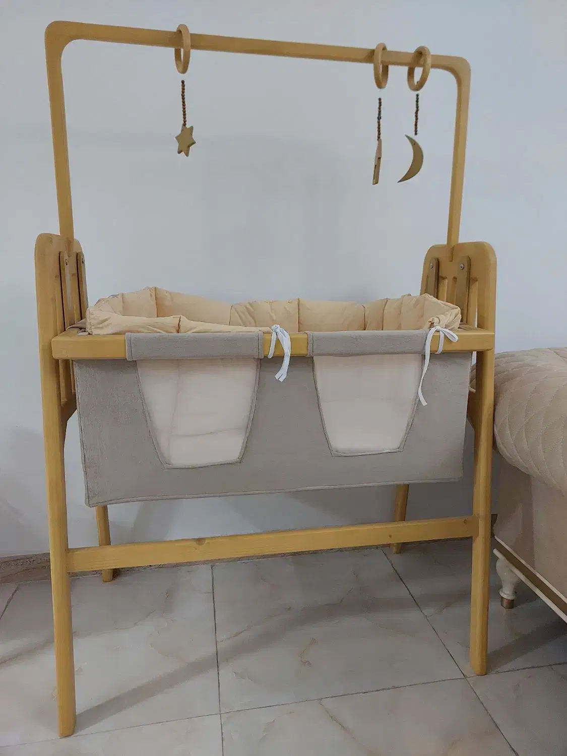 گهواره|تخت و صندلی بچه|رشت, گلزاران|دیوار