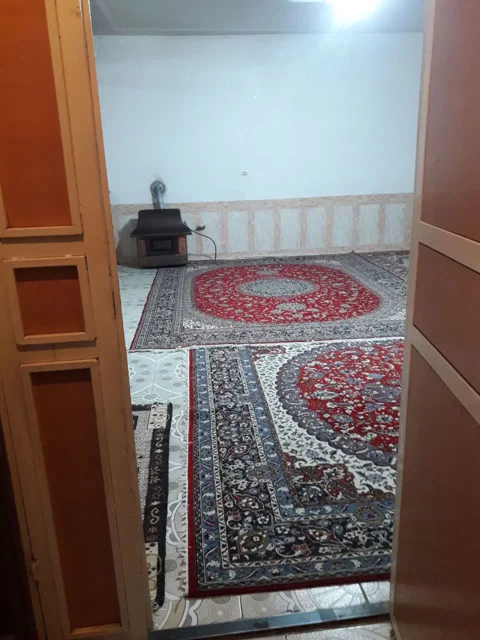 آپارتمان|اجارهٔ کوتاه‌مدت آپارتمان و سوئیت|شیراز, کوشک میدان|دیوار