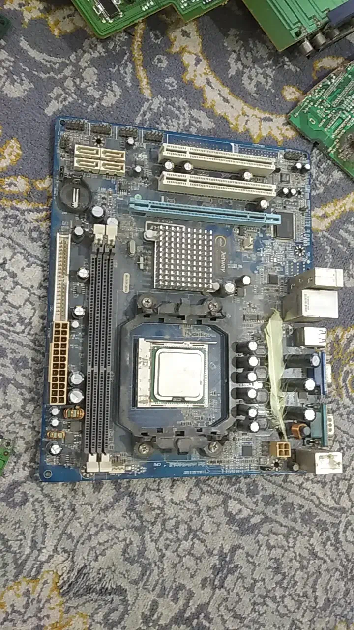 تبلت|تبلت|مشهد, شهید قربانی|دیوار