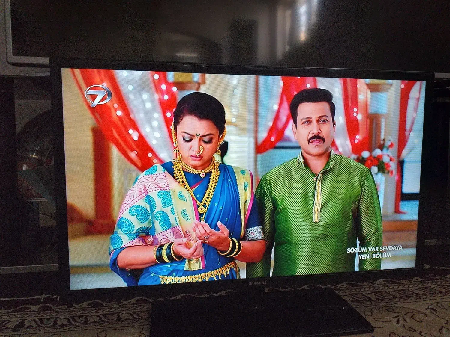 تلویزیون خانگی ال ای دی سامسونگ ۳۲ اینچ سالم ونو|تلویزیون و پروژکتور|تبریز, |دیوار