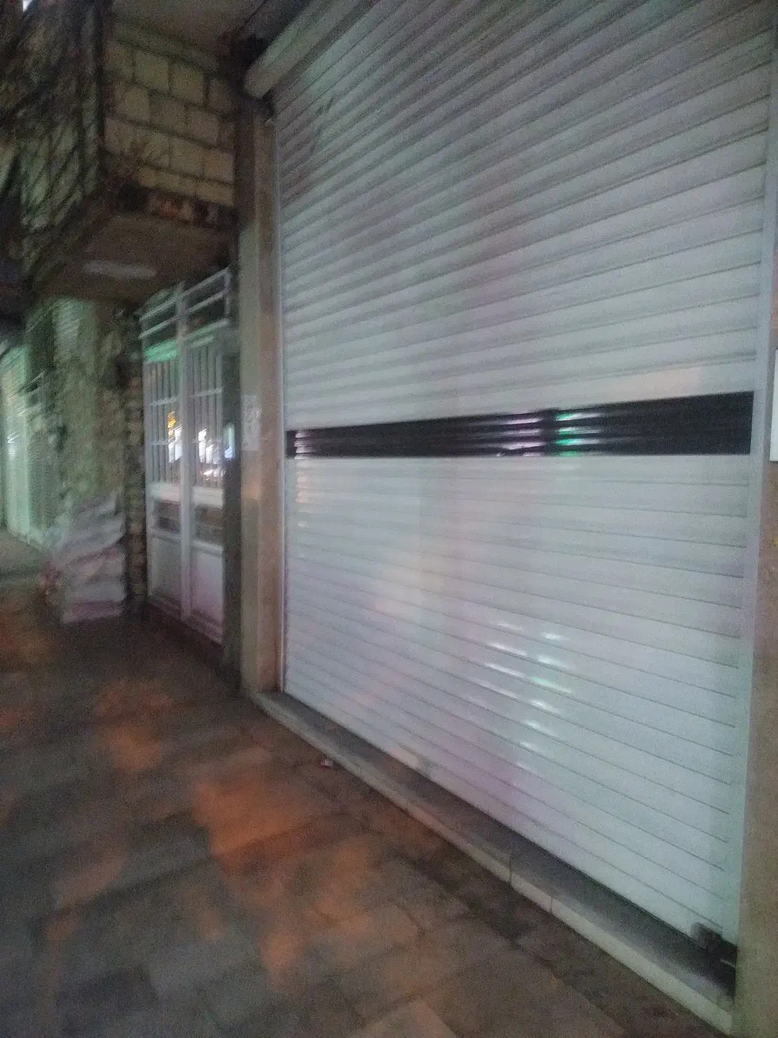 مغازه بر خیابان اصلی دو طفلان|اجارهٔ مغازه و غرفه|قم, باغ شریفی|دیوار