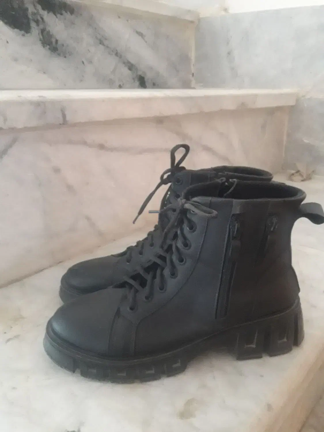 بوت|کیف، کفش، کمربند|شیروان (خراسان), |دیوار