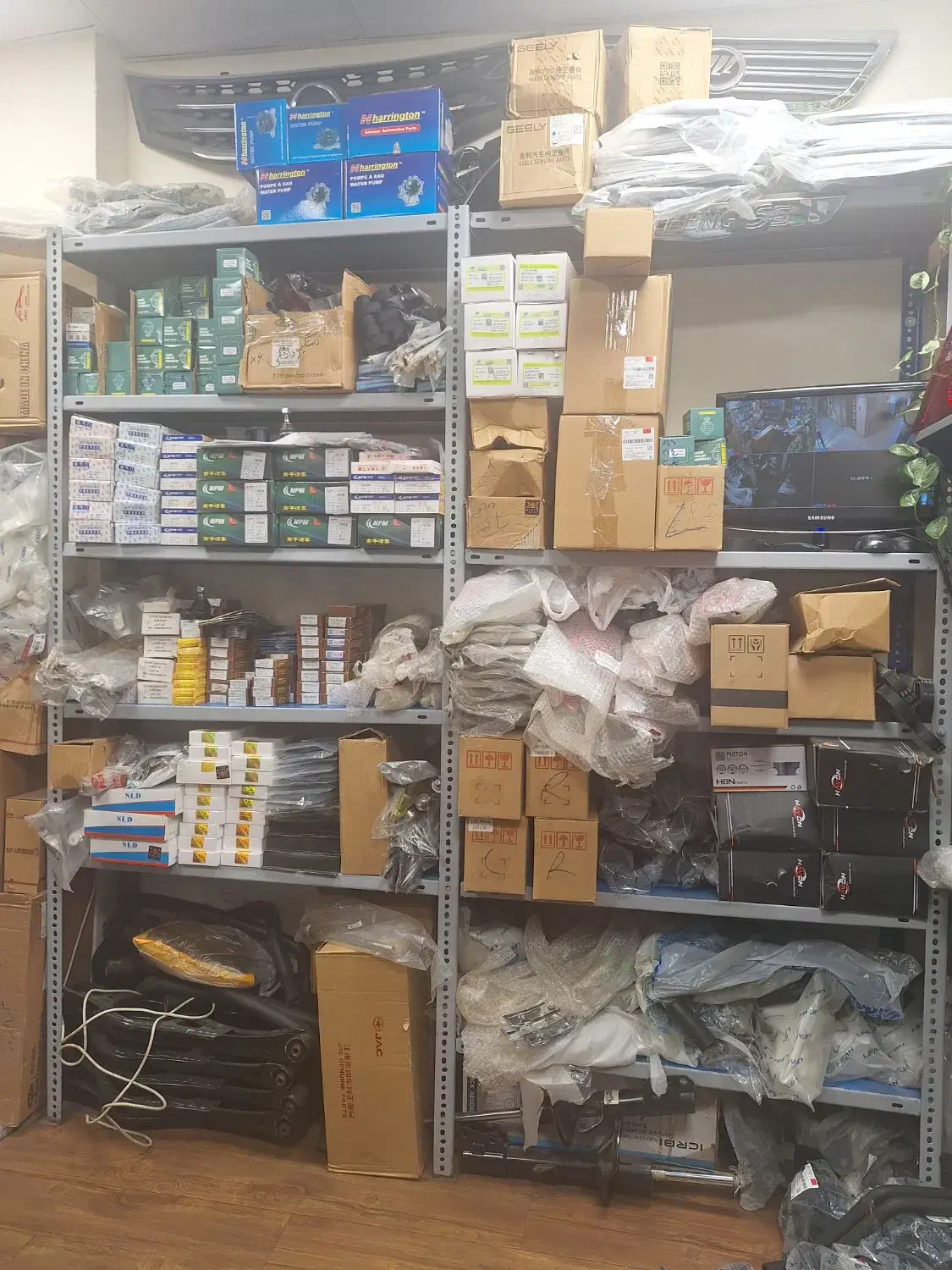 کارمند جهت لوازم یدکی|استخدام خدمات فروشگاه و رستوران|تهران, پامنار|دیوار