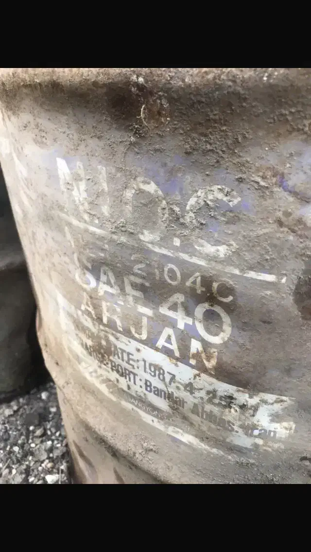 تعدادی بشکه ۲۲۰ لیتری روغن ورک مخصوص افت وشته درخت|خدمات باغبانی و درختکاری|قیامدشت - خاورشهر, |دیوار