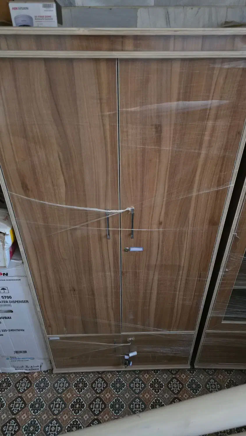 کتابخانه ویترینی و بایگانی + میز کامپیوتر + صندلی|کتابخانه، شلف، قفسههای دیواری|بندرعباس, |دیوار