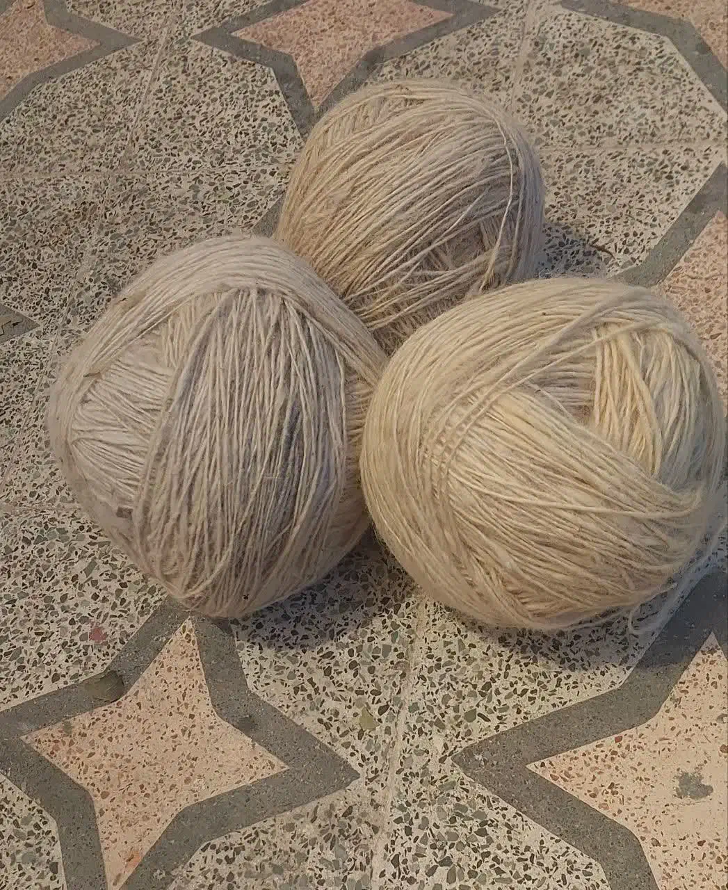 نخ پشم گوسفندی|لوازم خیاطی و بافتنی|کوهدشت, |دیوار