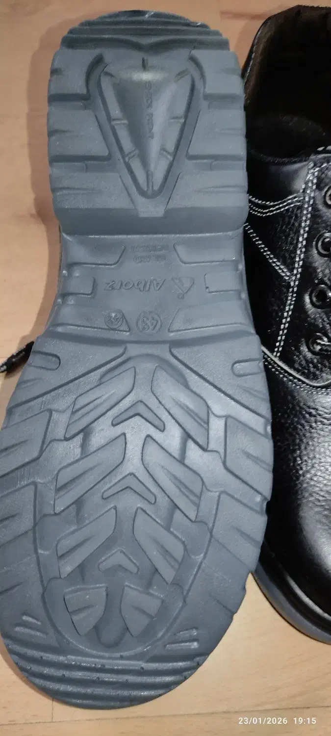 کفش اکبند|کیف، کفش، کمربند|تهران, دبستان|دیوار