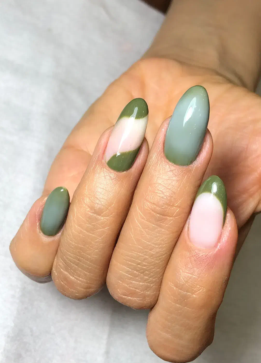 آفریلدایی اموزش و خدمات کاشت ناخن و پارافین تراپی|خدمات آرایشگری و زیبایی|جم, |دیوار