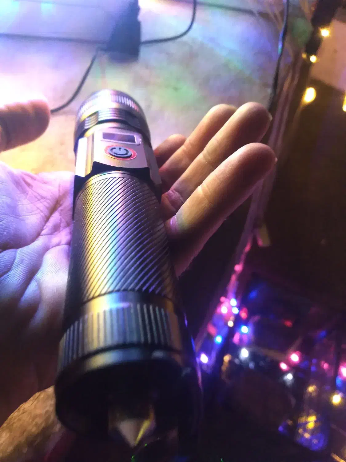 چراغ قوه بسیارقوی|کوهنوردی و کمپینگ|بابل, |دیوار