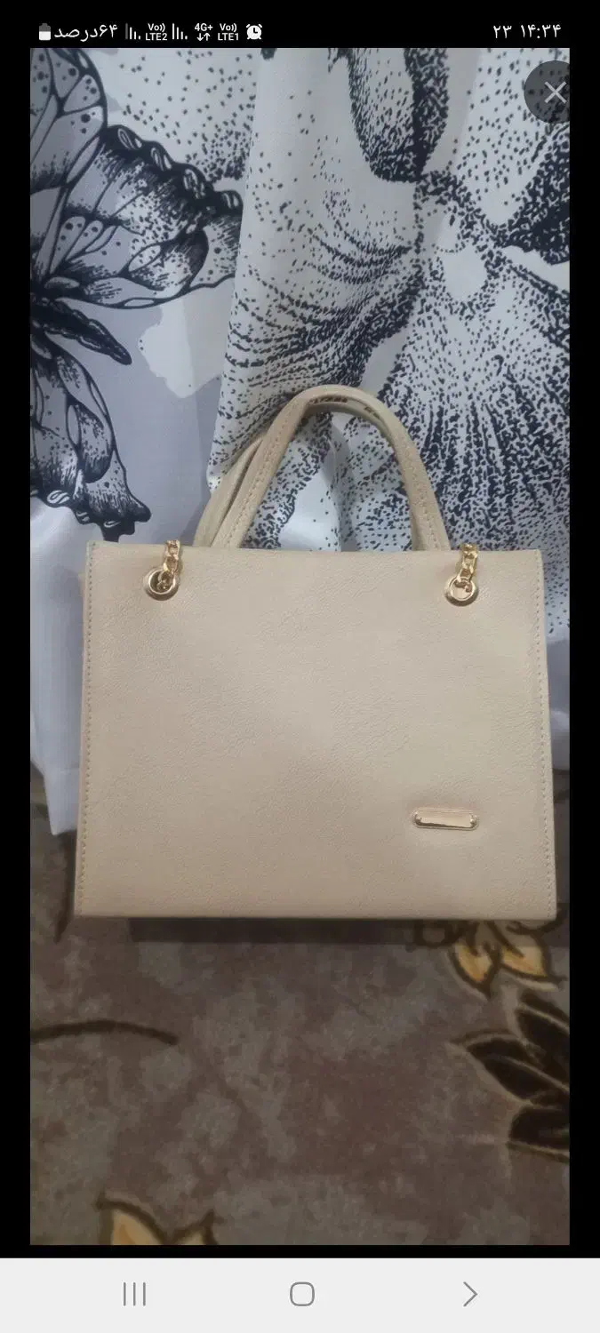 تعدادی کیف زنامه و مردانه و کمربند|کیف، کفش، کمربند|شیراز, بعثت|دیوار