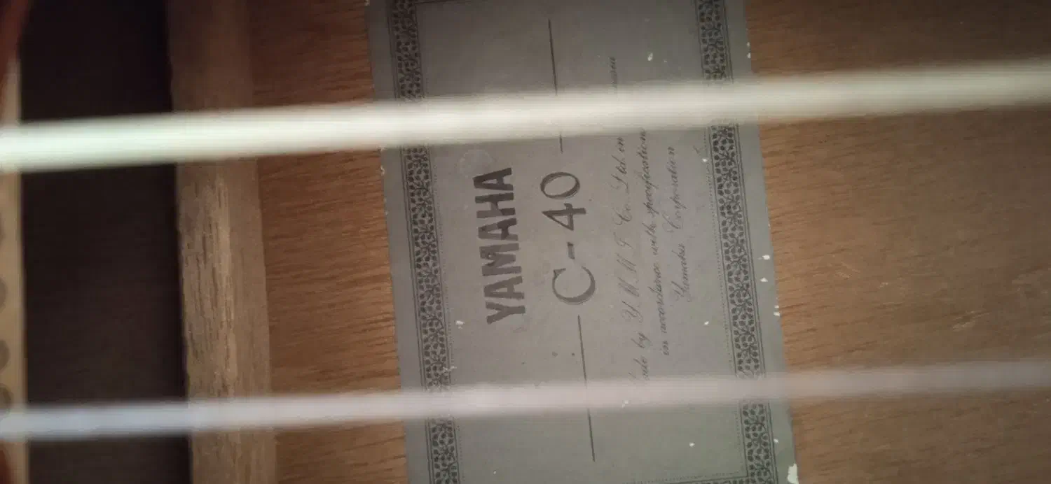 گیتار یاماها c40|گیتار، بیس، امپلیفایر|آستارا, |دیوار