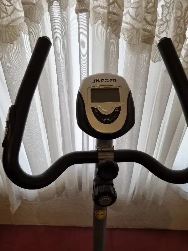 دوچرخه ثابت دست دوم|تجهیزات ورزشی|تهران, امجدیه (خاقانی)|دیوار