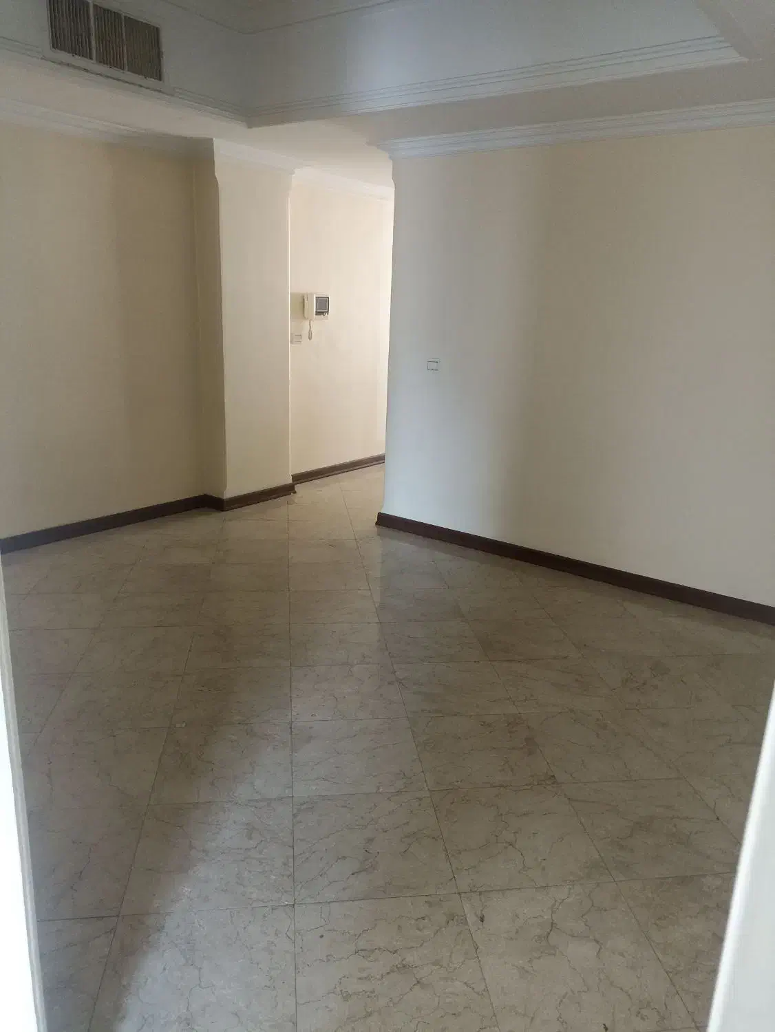 واحد اجاره ای 135متر 3خواب واقع در دکترشریعتی