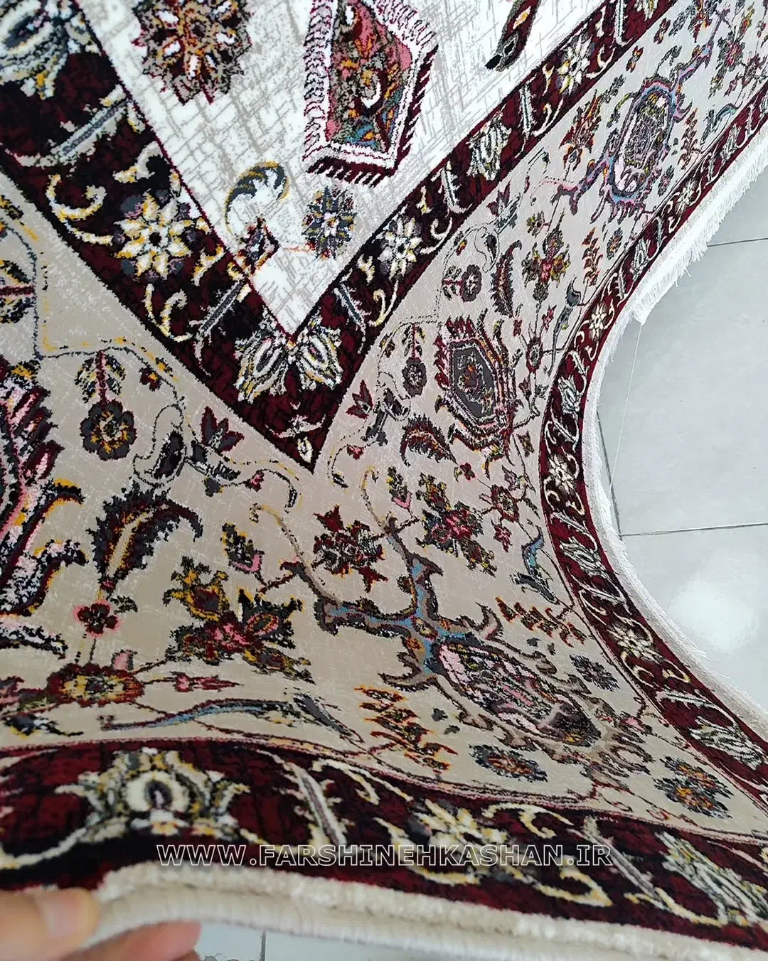 فرش سنتی خاص ۷۰۰شانه تراکم ۲۵۰۰|فرش|صدرا-فارس, فاز ۲|دیوار