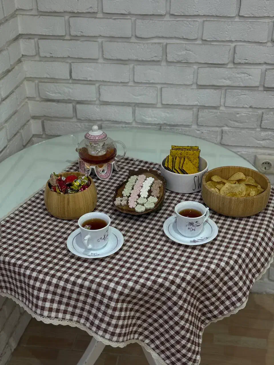 رومیزی پارچه‌ای|روفرشی|گنبد کاووس, |دیوار