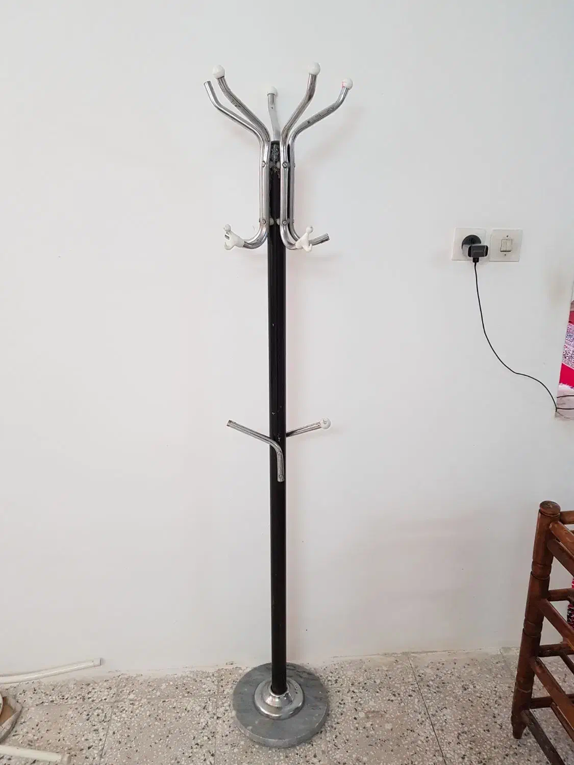 چوب لباسی ایستاده|مبلمان خانگی و میز عسلی|سبزوار, فرهنگیان|دیوار