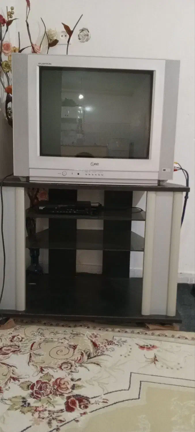 تلوزیون با میز|تلویزیون و پروژکتور|نهاوند, |دیوار