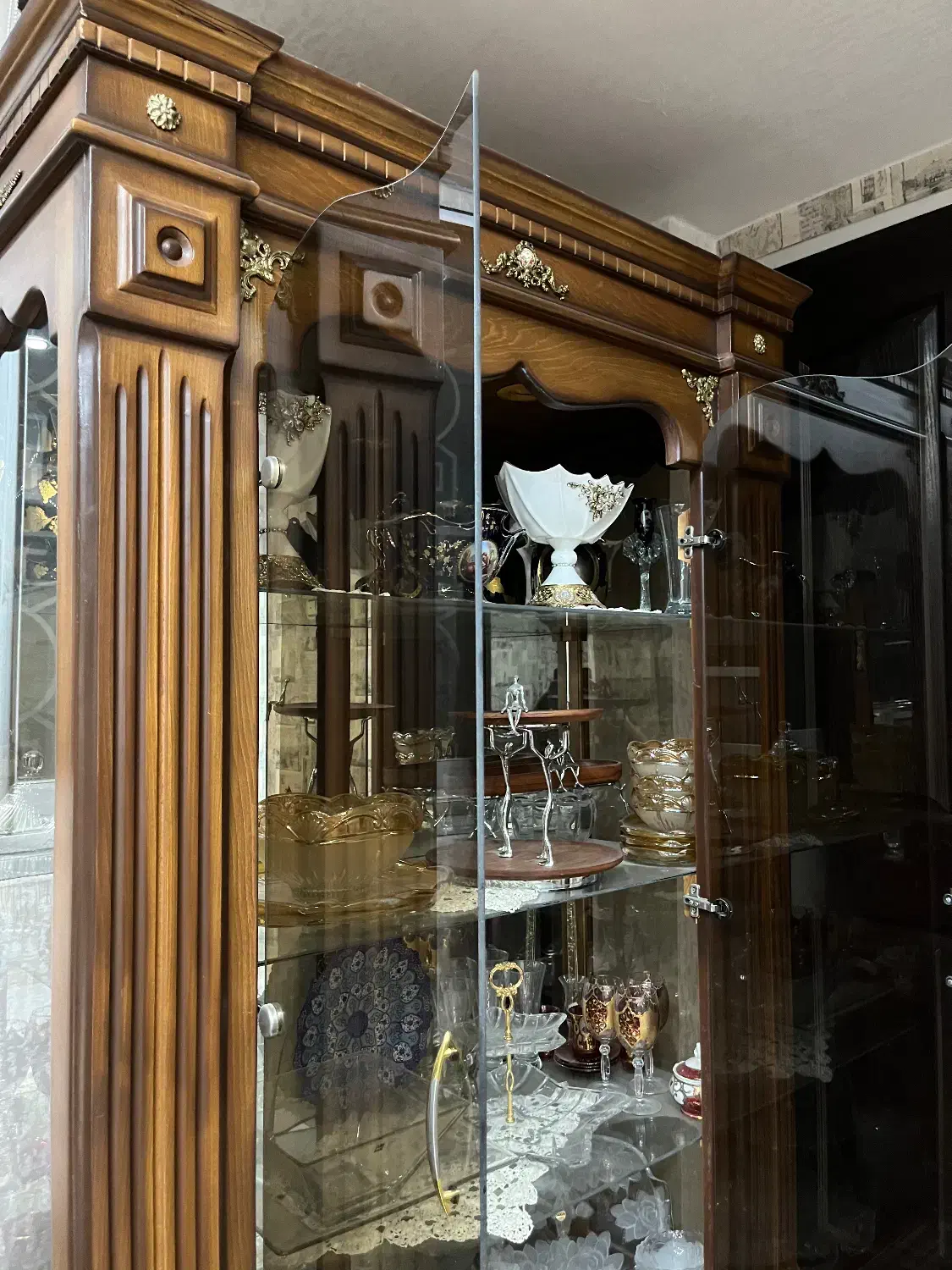 موزه و بوفه ویترین|بوفه، ویترین، کنسول|اصفهان, کوی شهید کشوری|دیوار