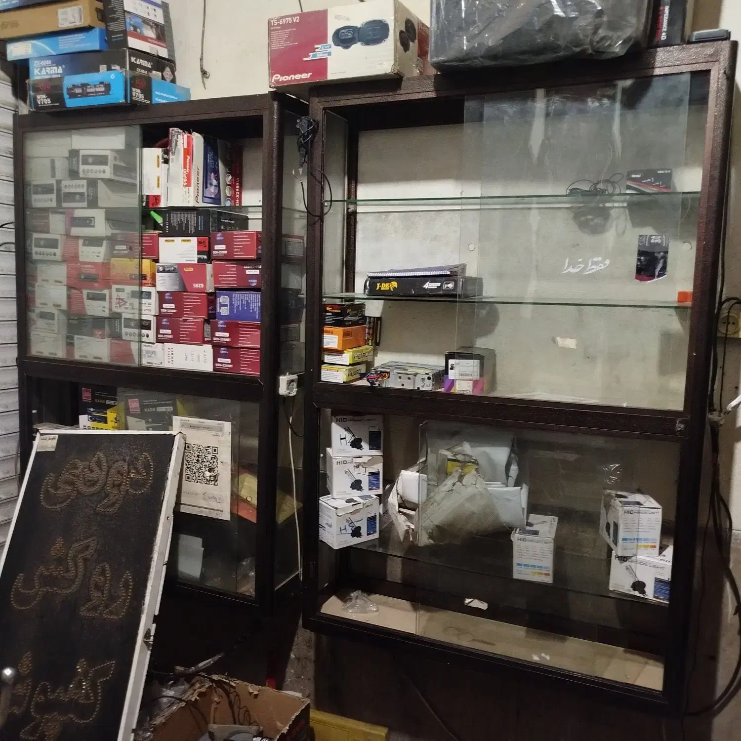 ویترین به قیمت عالی بفروش میرسد|بوفه، ویترین، کنسول|شیراز, دارالرحمه|دیوار