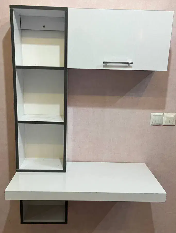 میز و شلف دیواری|کتابخانه، شلف، قفسههای دیواری|نیشابور, بزرگمهر|دیوار