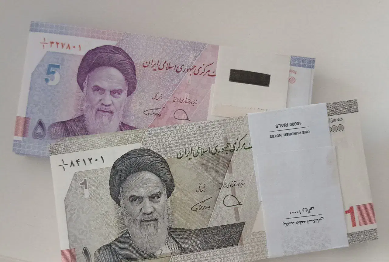 بسته اسکناس هزاری و پنج هزاری جدید کسر یک یکم|کلکسیون سکه، تمبر، اسکناس|یزد, |دیوار