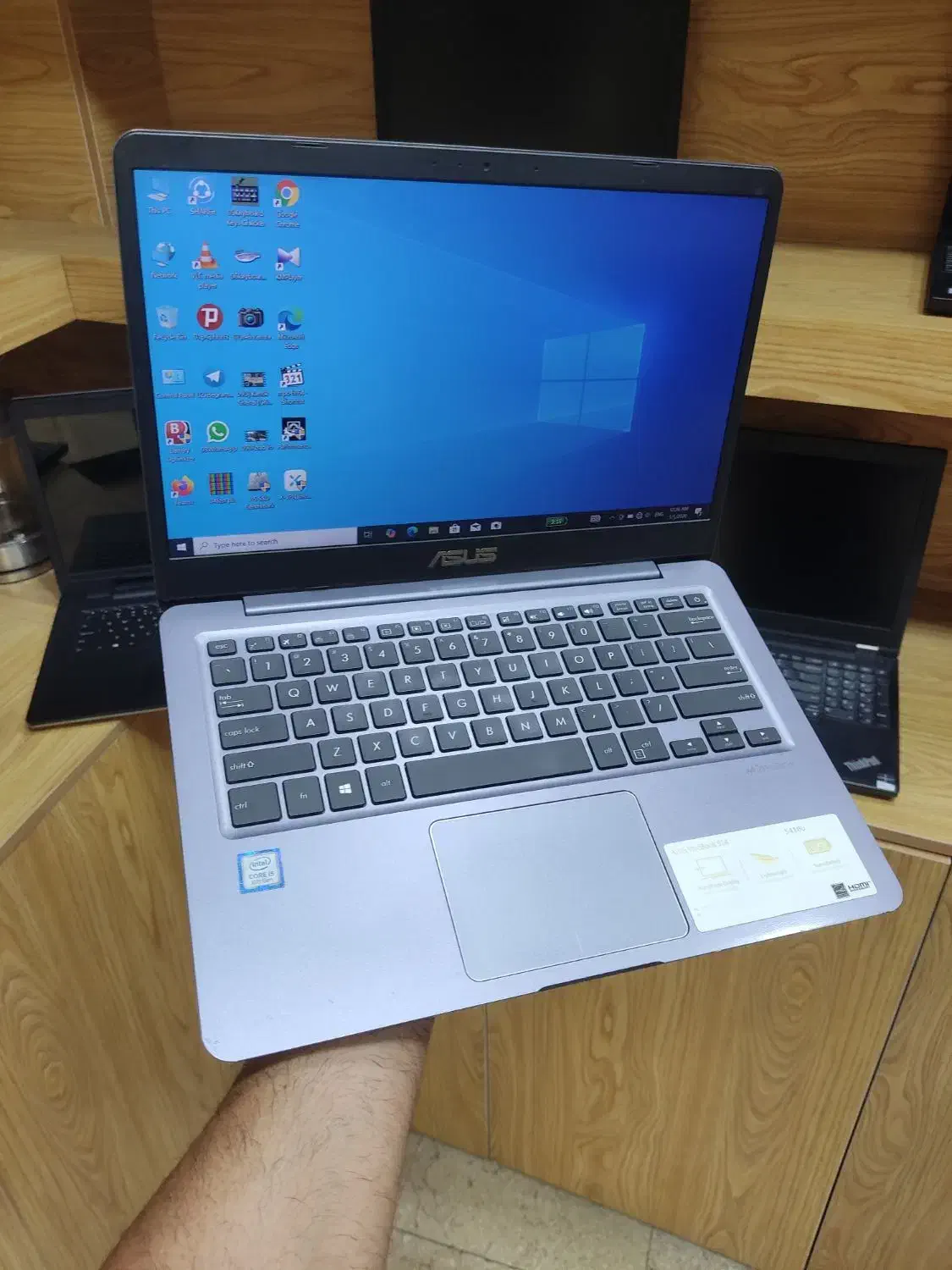 لپ تاپAsus i5نسل هشتم سوپراسلیم/هشت هسته ای|رایانه همراه|تهران, استخر|دیوار