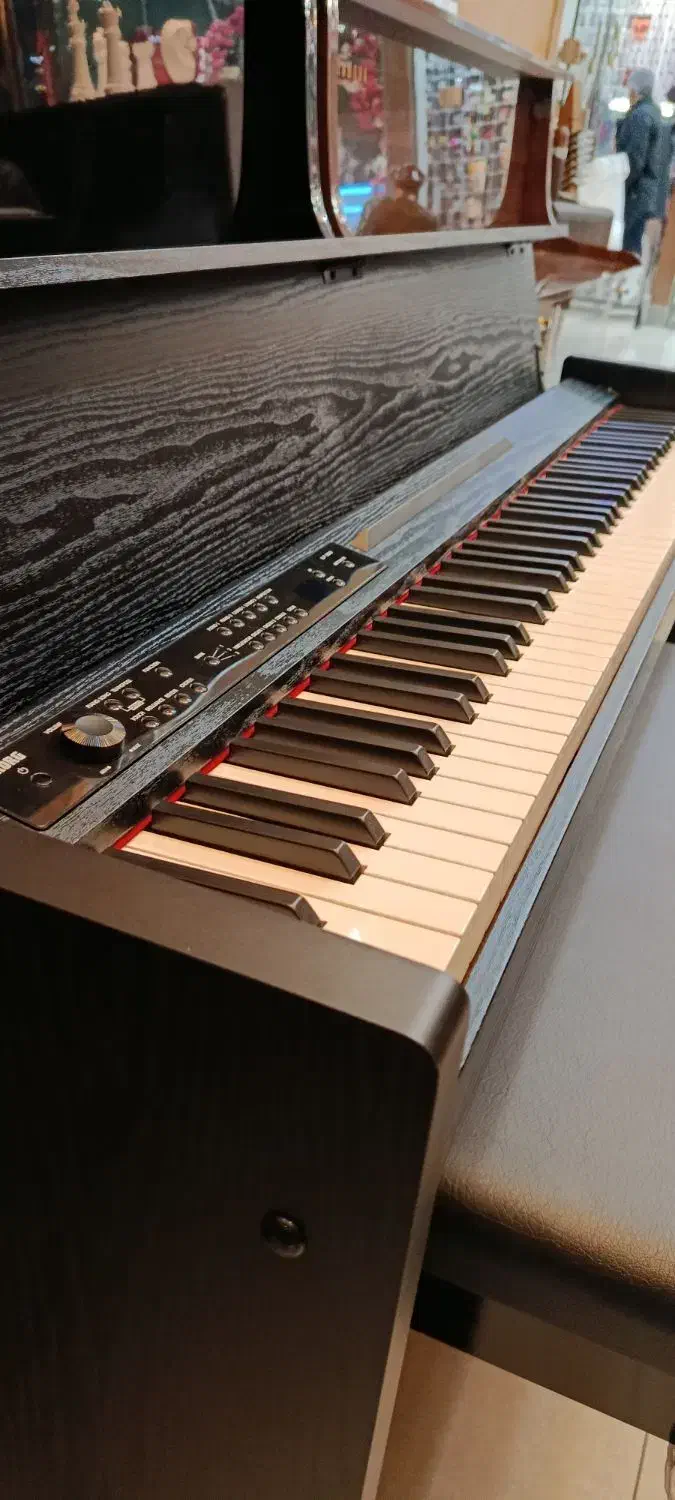 پیانو کرگ lp 380|پیانو، کیبورد، آکاردئون|تبریز, |دیوار