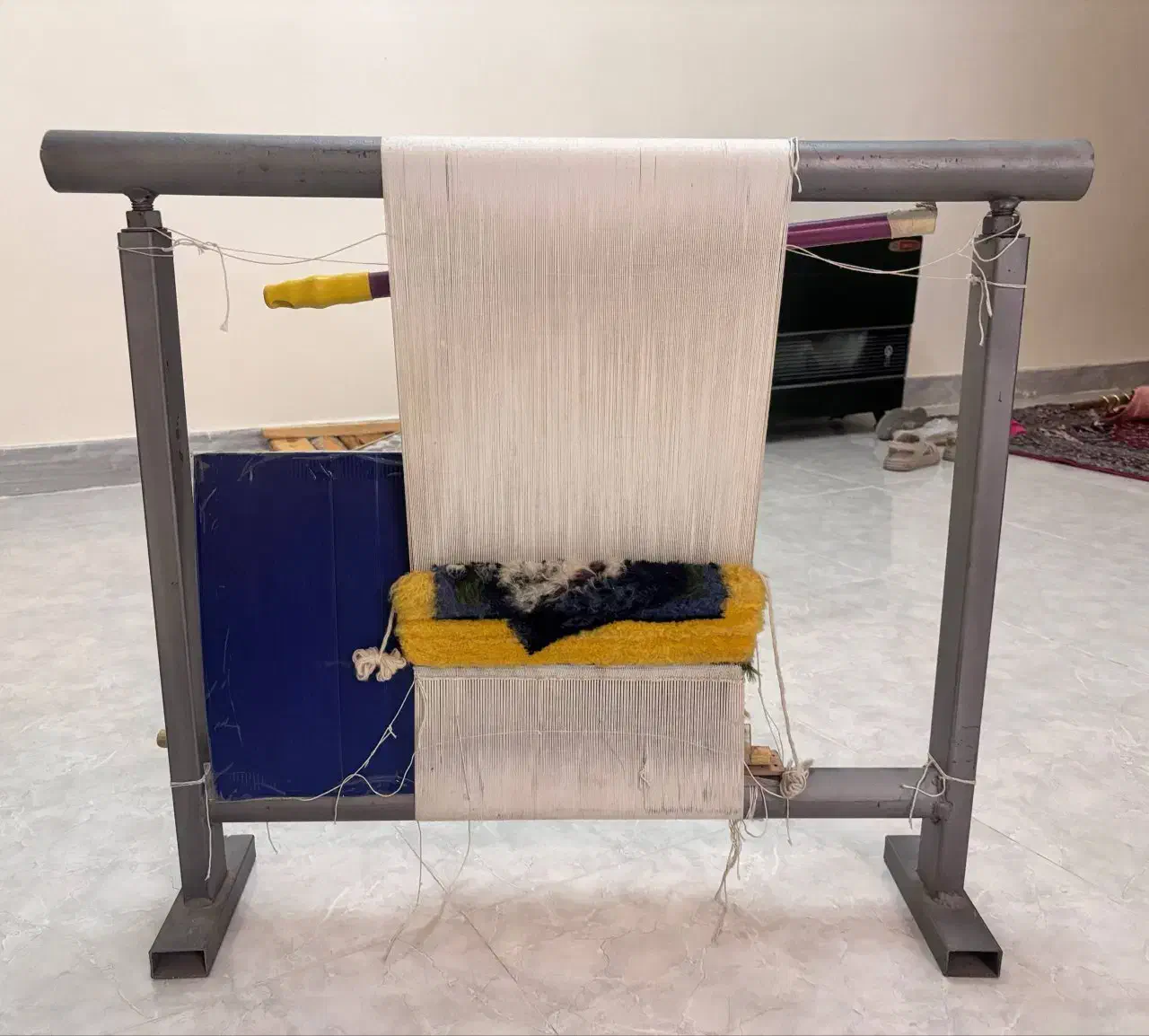 دار قالی|تابلو فرش|شیراز, آبیاری|دیوار