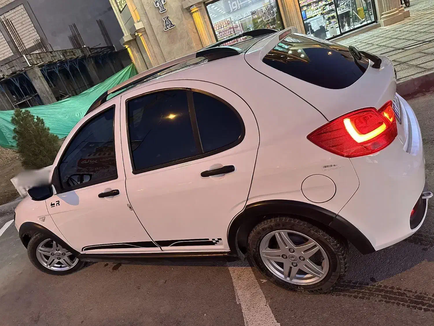 کوئیک  ۱۴۰۱|خودرو سواری و وانت|مرودشت, فاز دوم شهرک فرهنگیان|دیوار