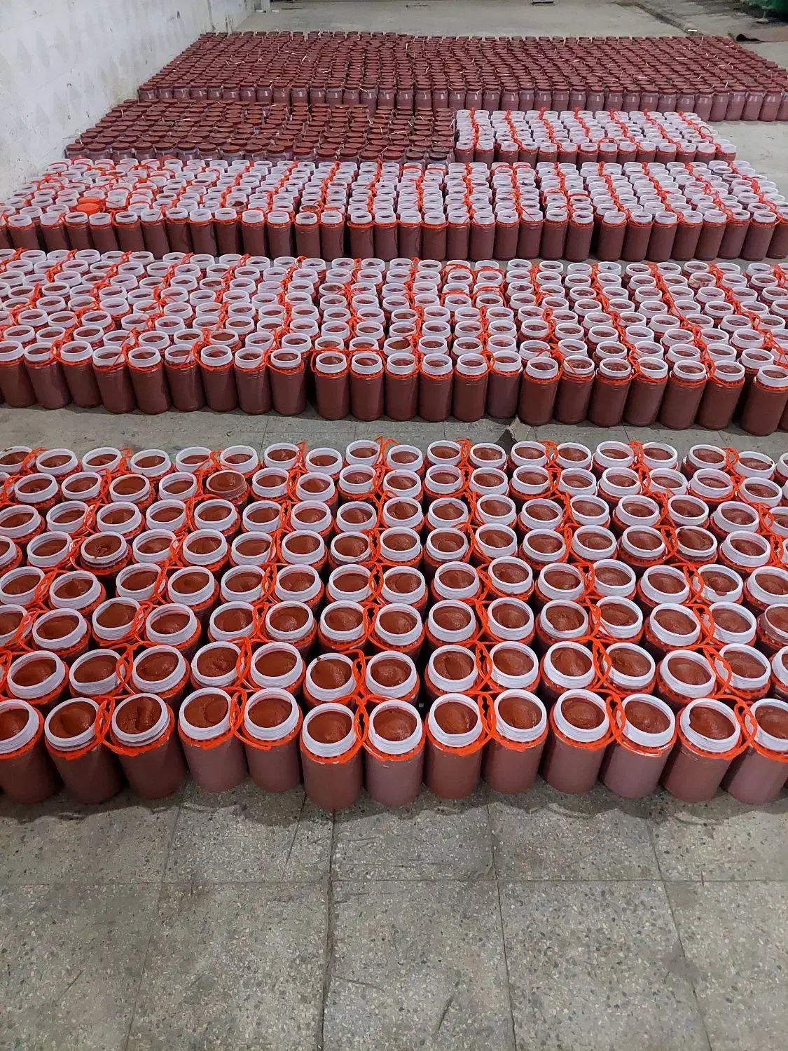 مرکز تولید و پخش رب گوجه و شیره خرما و انگور|عمده‌فروشی|قم, شهرک سازمان آب|دیوار