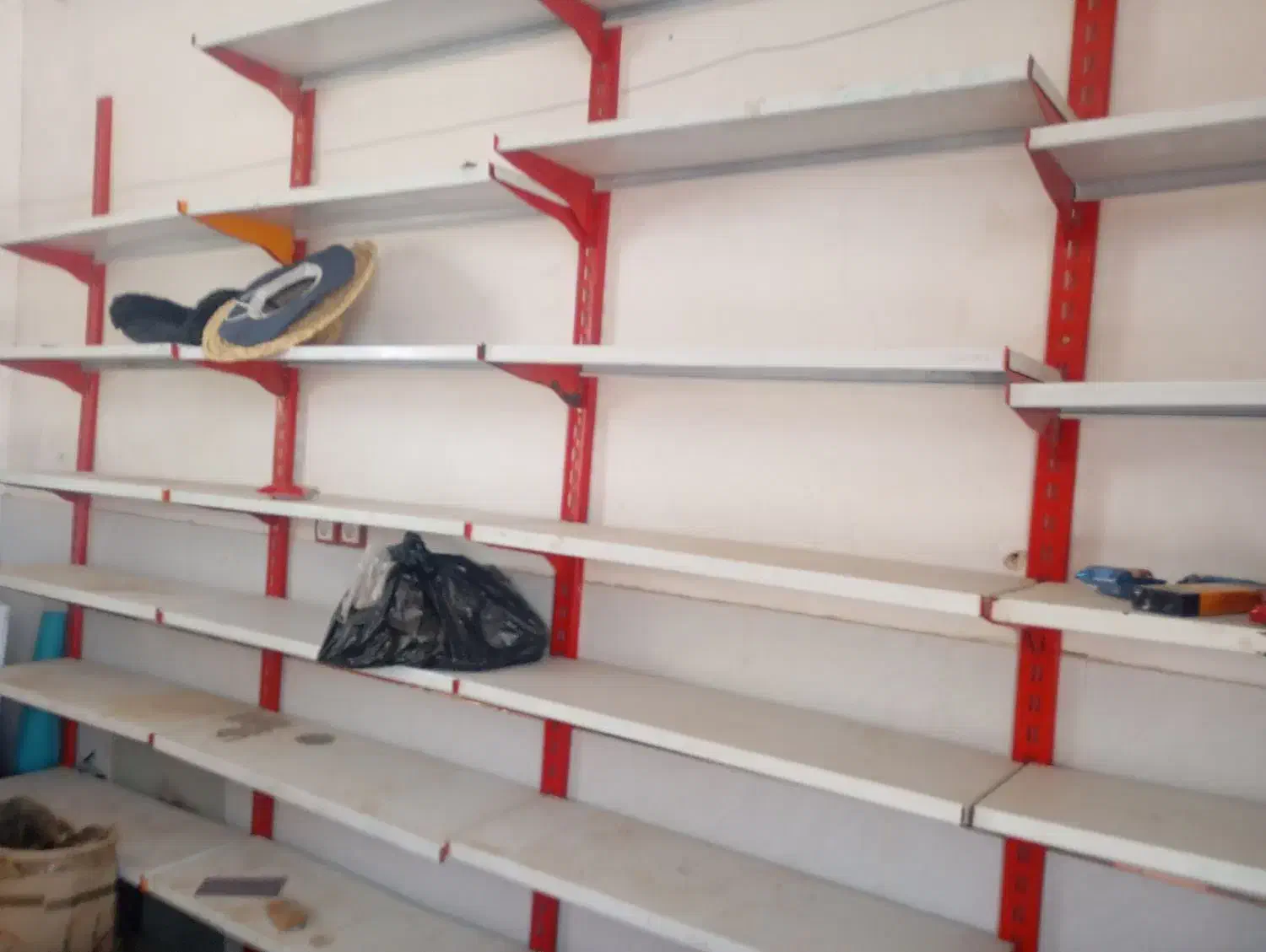 قفسه مغازه کامل با سه متر وسط به فروش میرسد|فروشگاه و مغازه|سیرجان, |دیوار