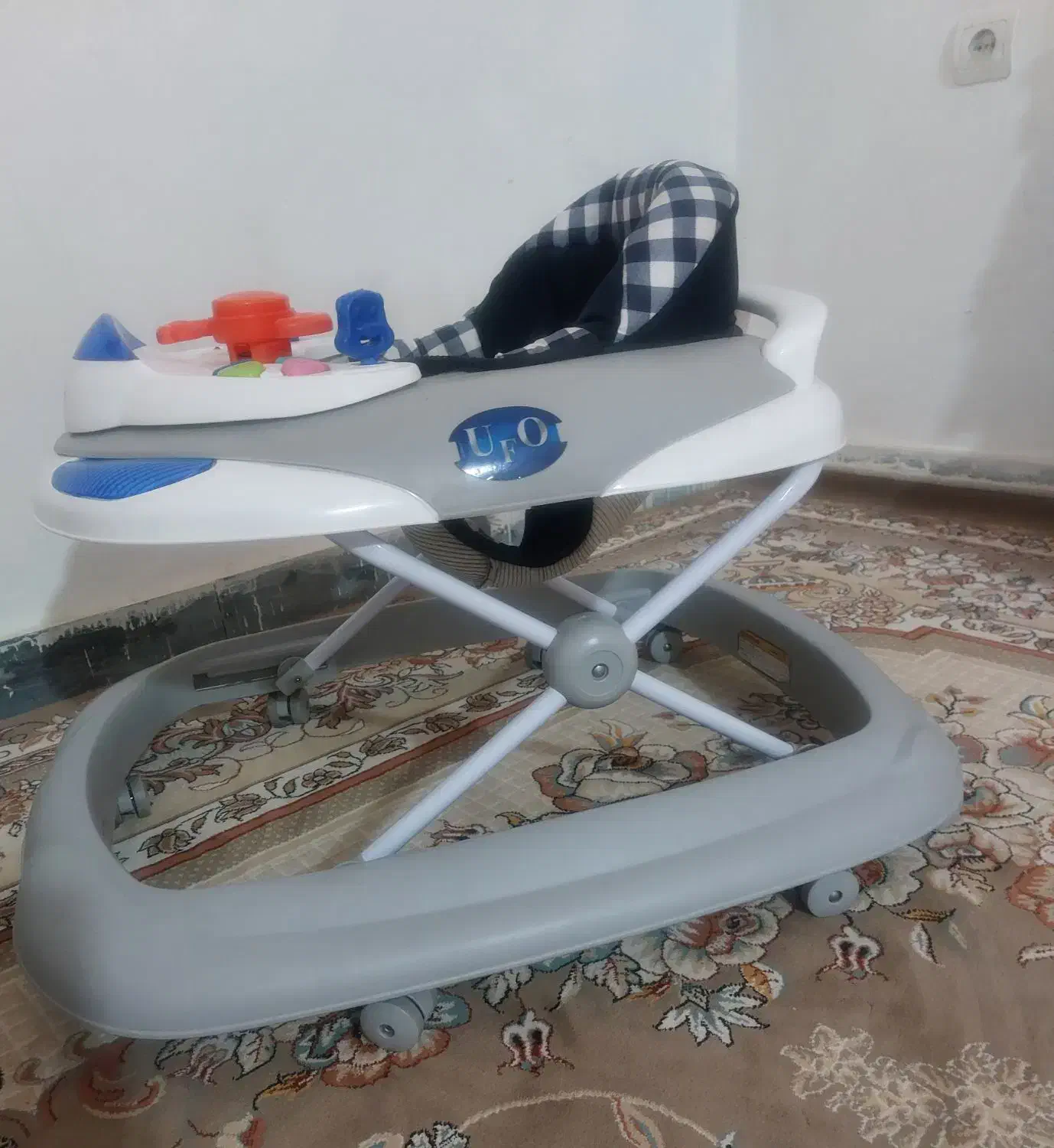 روروئک|اسباب و اثاث بچه|یاسوج, |دیوار