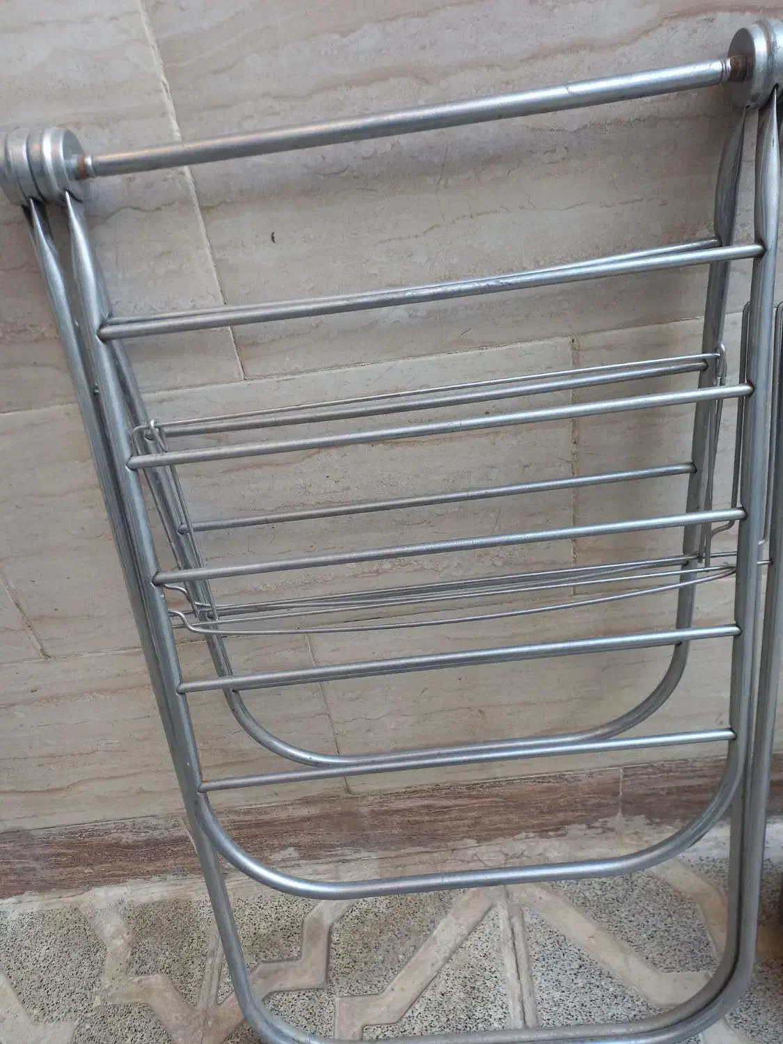 رخت آویز|بندرخت و رخت‌آویز|مشهد, کارگران|دیوار