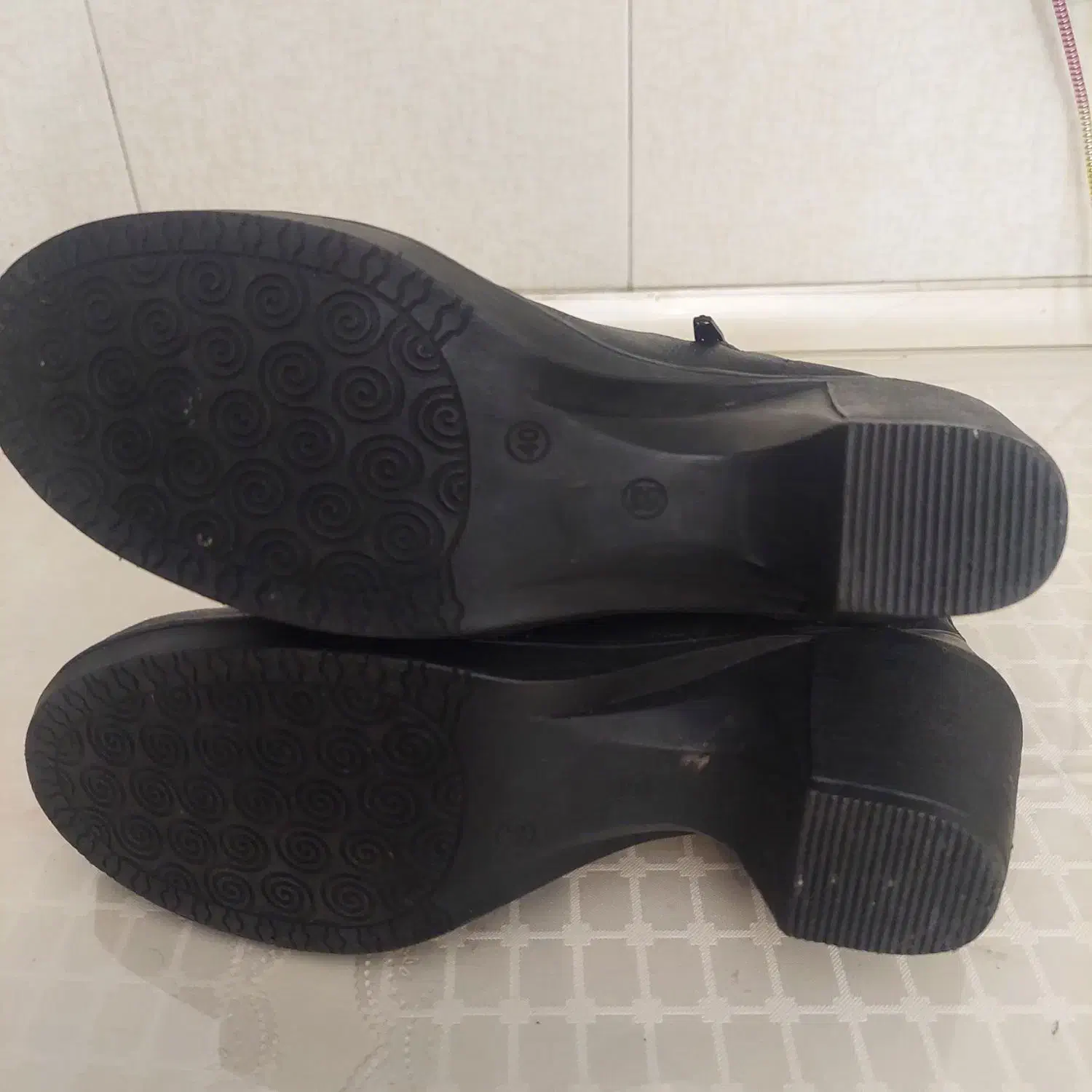 نیم پوست چرم اصل زنانه سایز۴۰|کیف، کفش، کمربند|تبریز, |دیوار