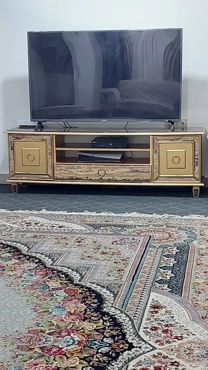 میز تلویزیون تمیز و زیبا|میز تلویزیون|بندر ماهشهر, |دیوار