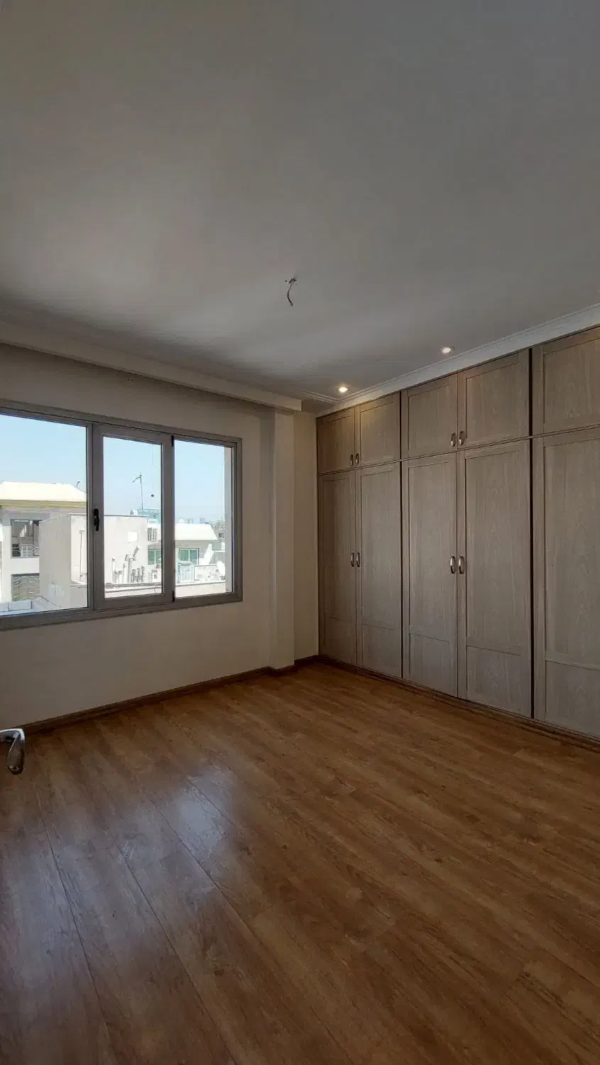 ۱۹۰ متر ۳ خواب . ونک ملاصدرا شیخ بهایی شمالی