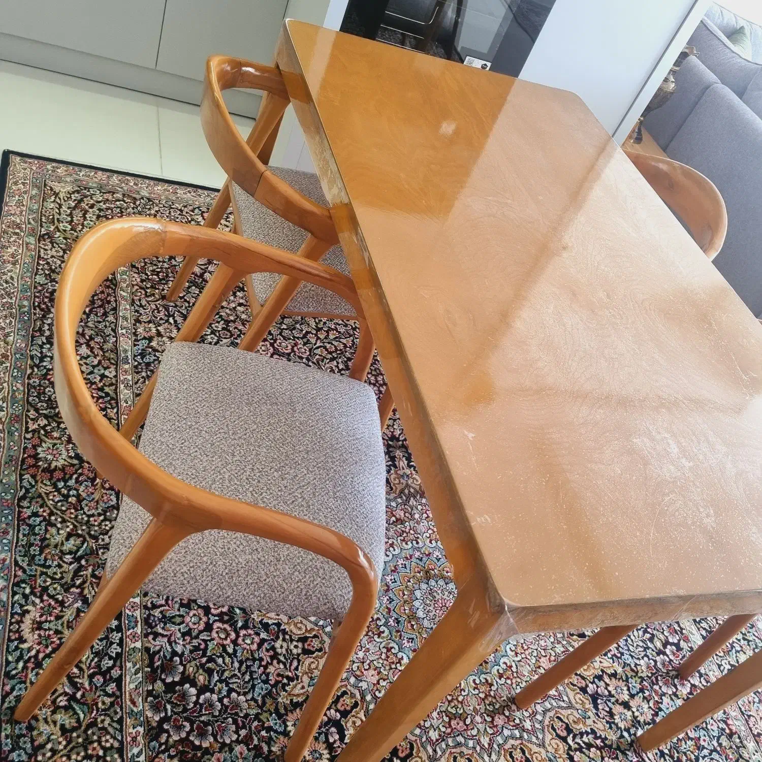 نهار خوری|میز و صندلی غذاخوری|شهرکرد, |دیوار